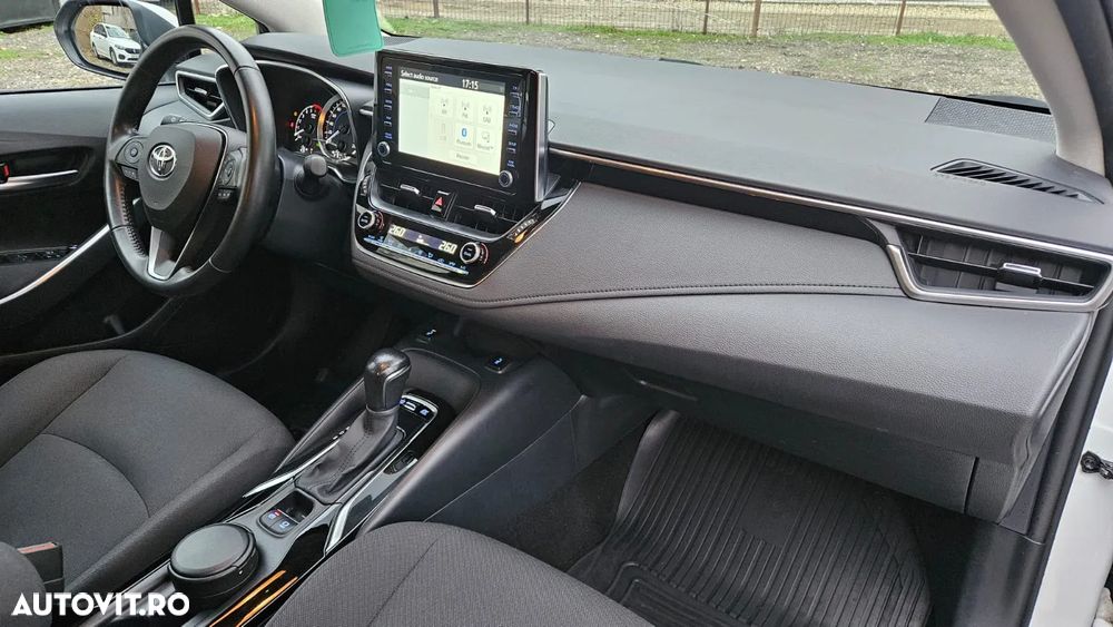 Toyota Corolla Sedan 1.8 HSD Dynamic - 18