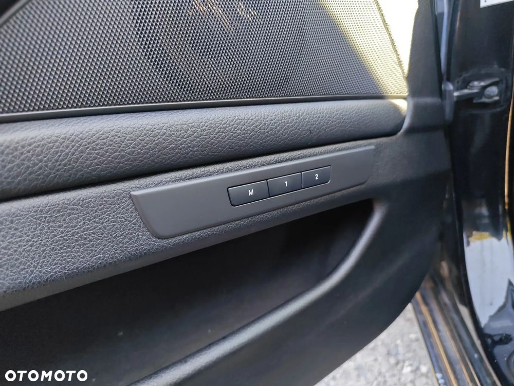 BMW Seria 5 528i xDrive - 19