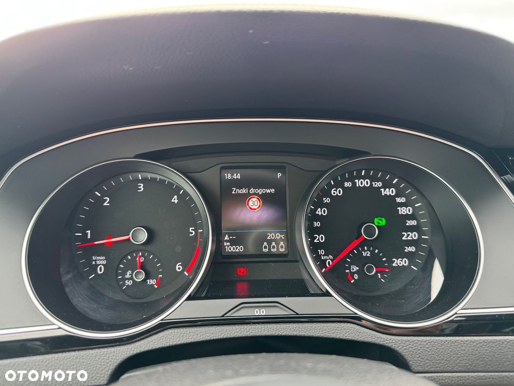 Volkswagen Passat - 15