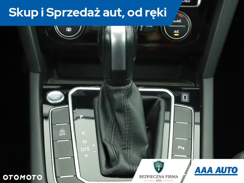 Volkswagen Passat - 14