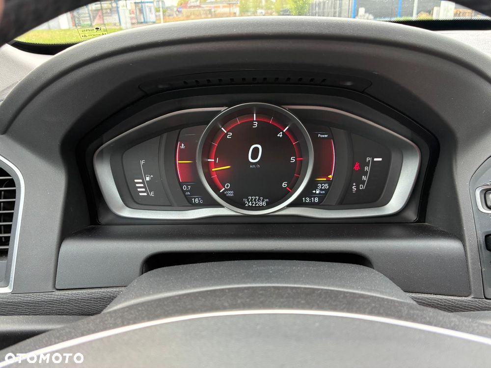 Volvo XC 60 D4 AWD Ocean Race - 17