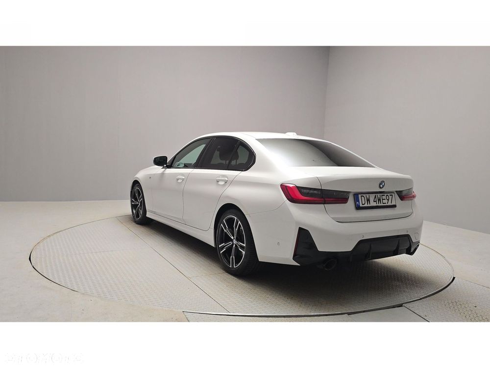 BMW Seria 3 320d xDrive mHEV M Sport - 8
