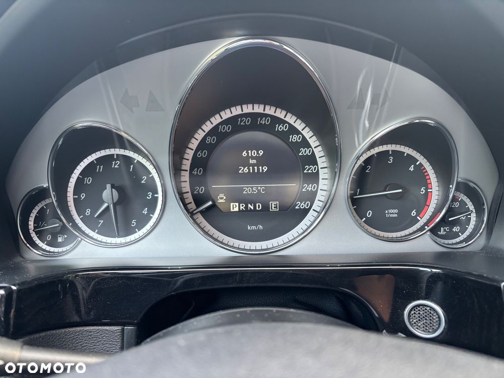 Mercedes-Benz Klasa E 220 CDI DPF BlueEFFICIENCY Automatik Avantgarde - 10