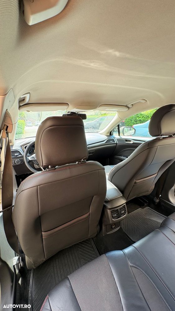 Ford Mondeo 2.0 TDCI PowerShift ST Line High - 26