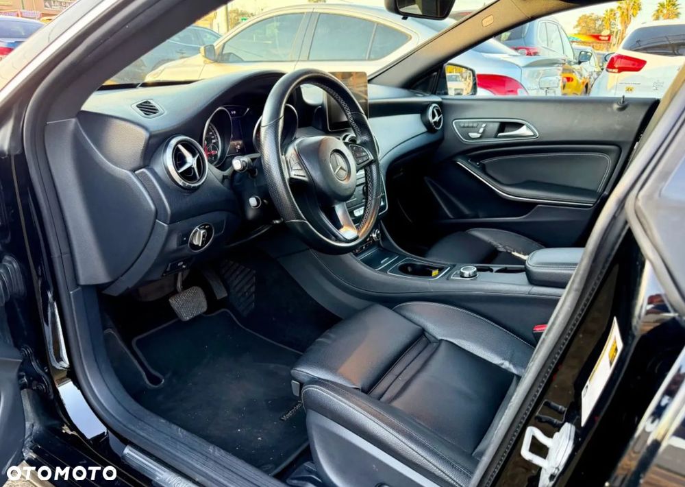 Mercedes-Benz CLA 250 4Matic 7G-DCT - 8