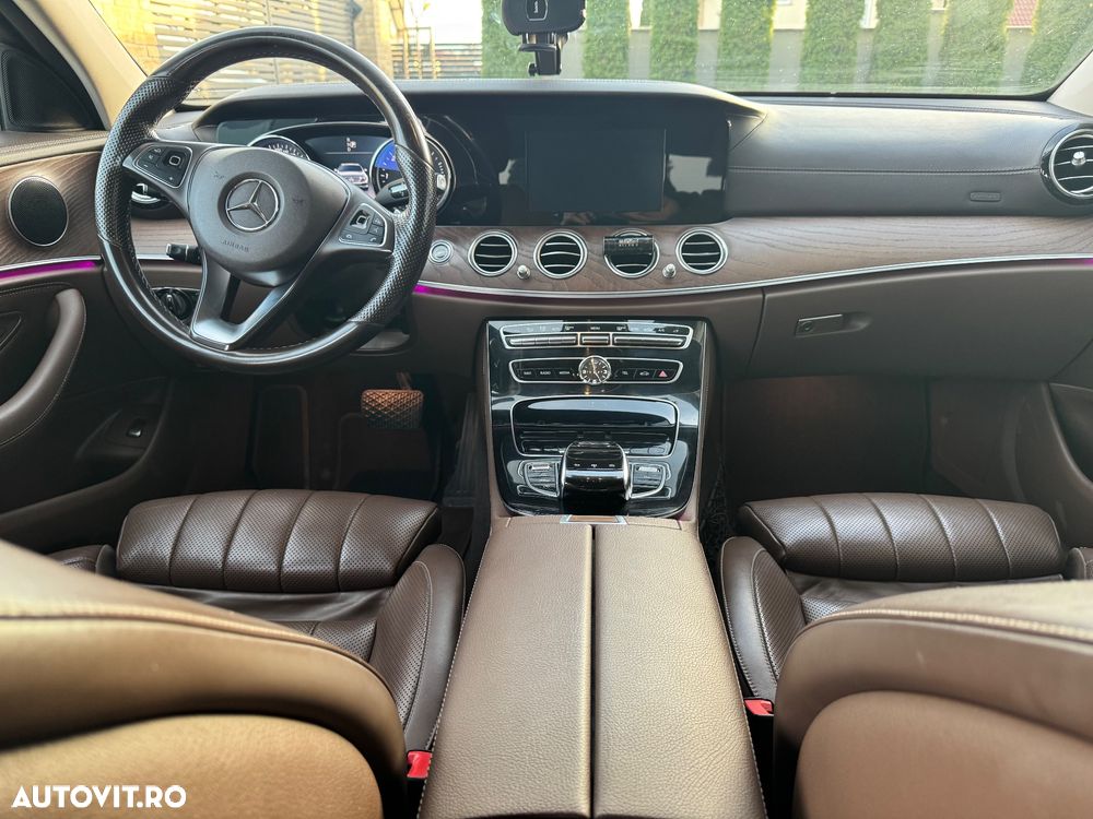 Mercedes-Benz E 220 d Aut. - 12