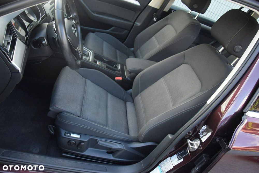 Volkswagen Passat - 39