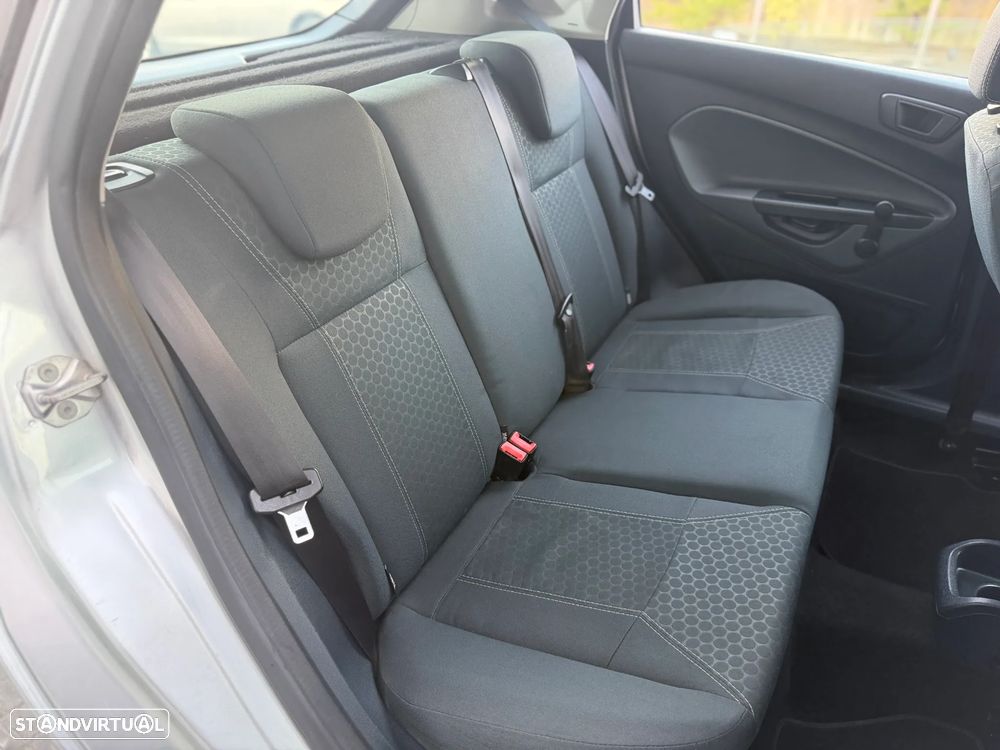 Ford Fiesta 1.25 Titanium - 25