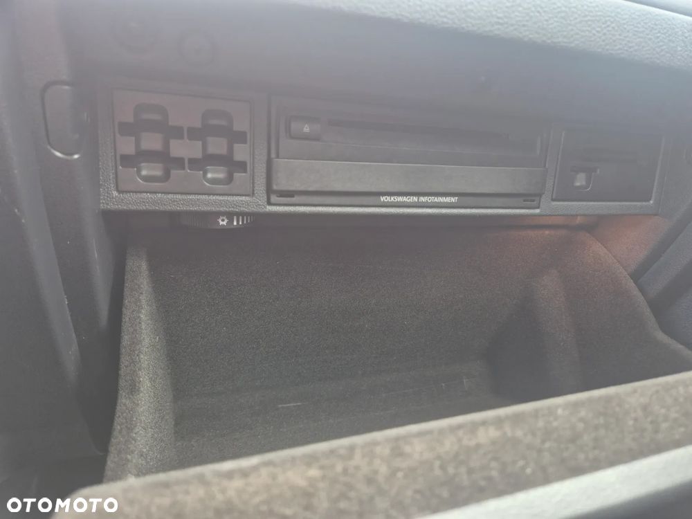 Volkswagen Golf 2.0 TDI SCR Comfortline - 25