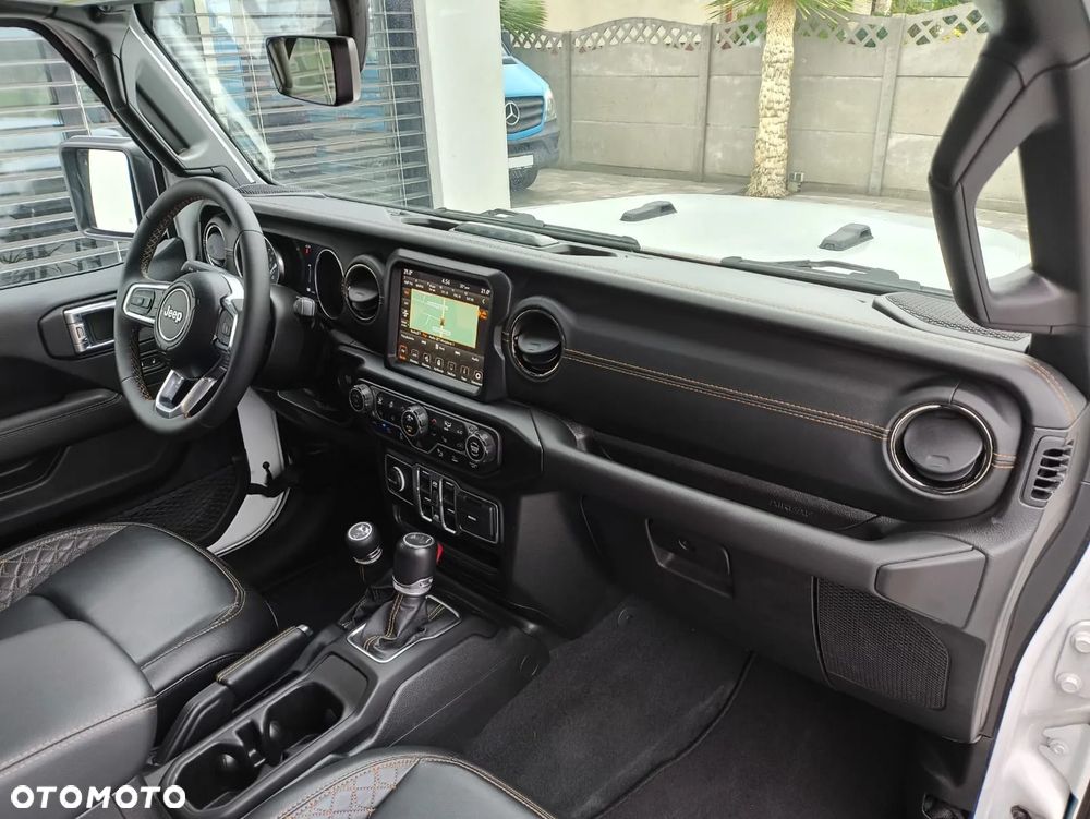 Jeep Wrangler - 18