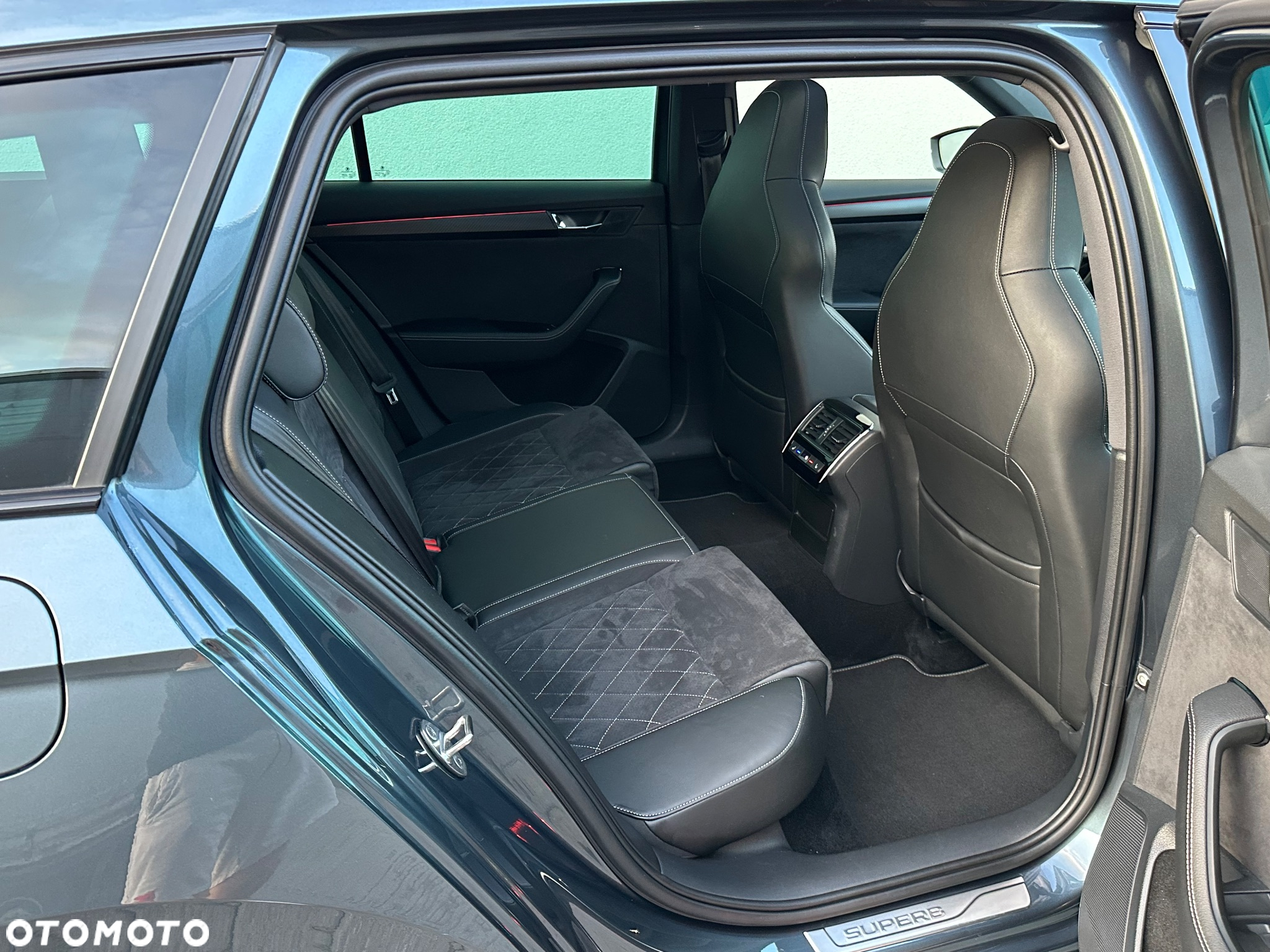 Skoda Superb 2.0 TDI DSG Sportline - 26