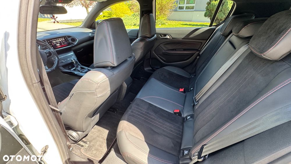 Peugeot 308 BlueHDi FAP 150 EAT6 Stop&Start GT-Line Edition - 11
