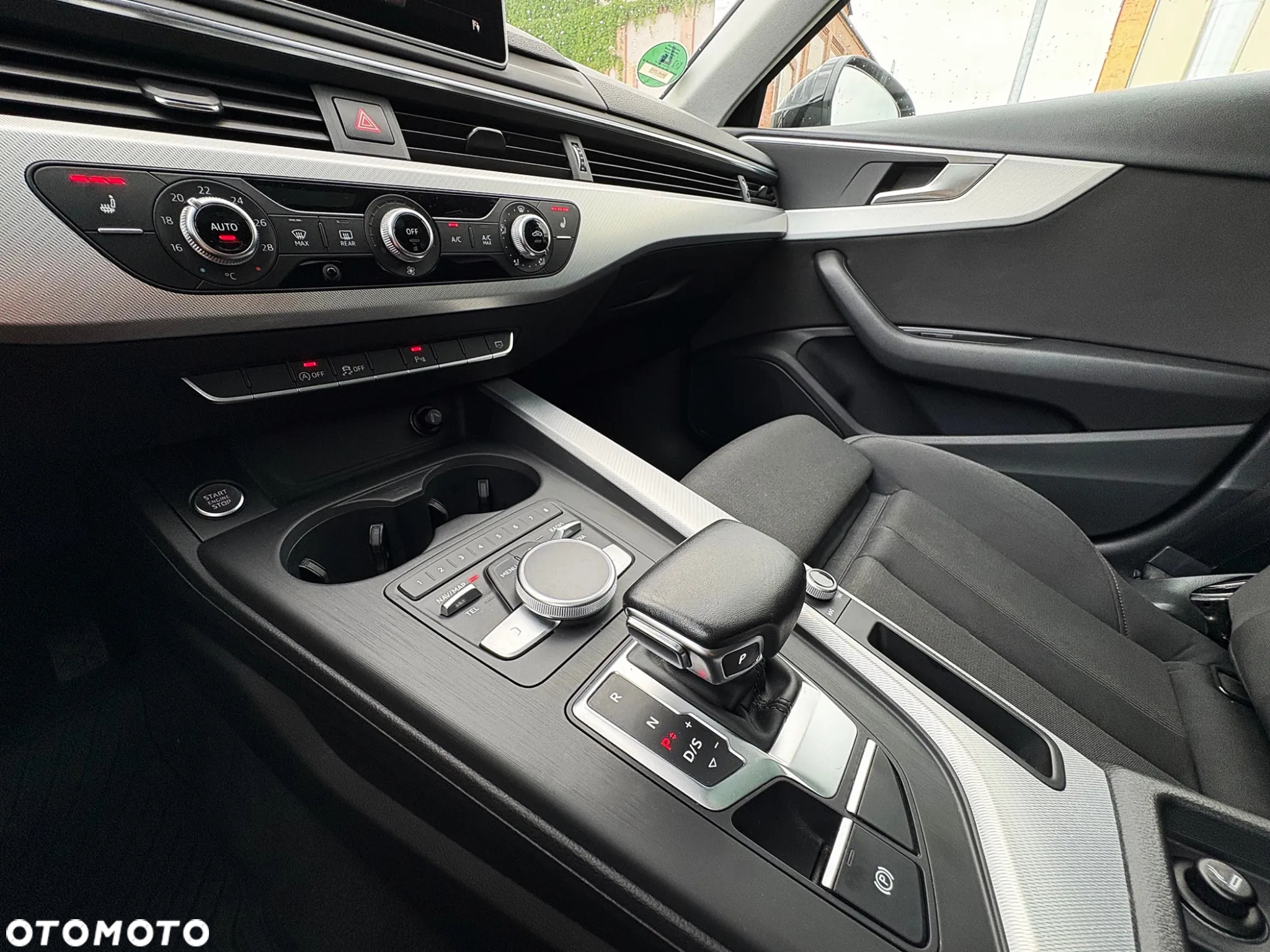 Audi A4 Avant 2.0 TDI ultra S tronic design - 29