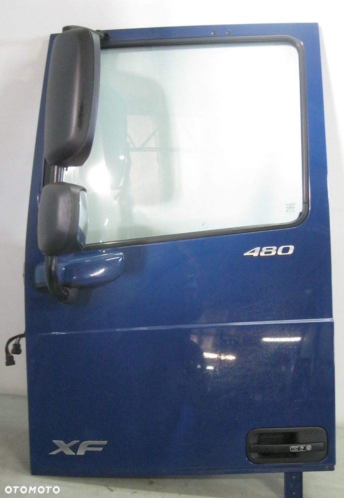 DRZWI PRAWE DAF XF POLIFT ORYGINAŁ KOMPLETNE (białe, czerwone, niebieskie) - 2