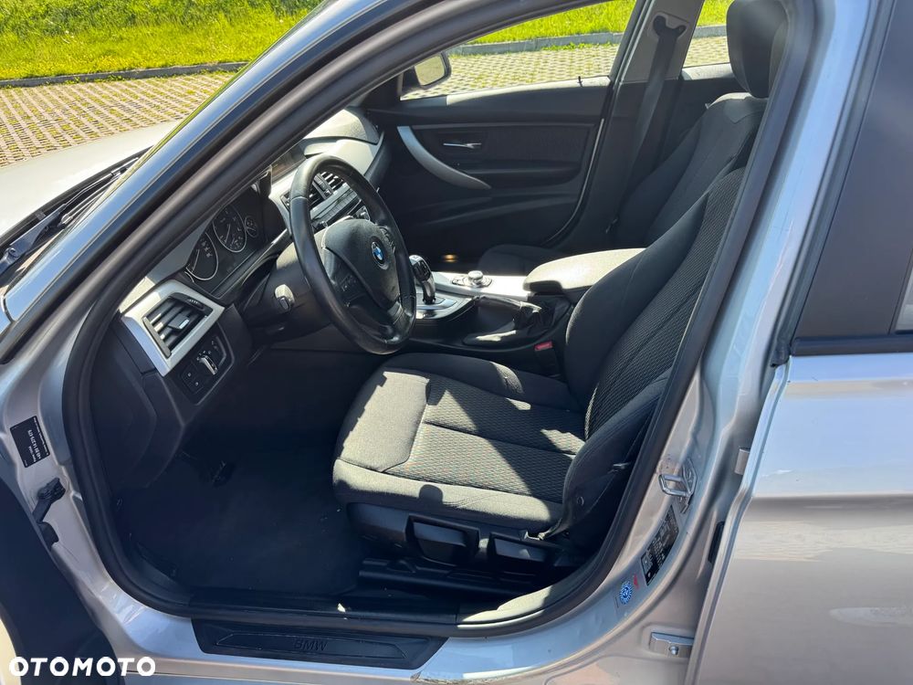 BMW Seria 3 320d Sport Line - 19