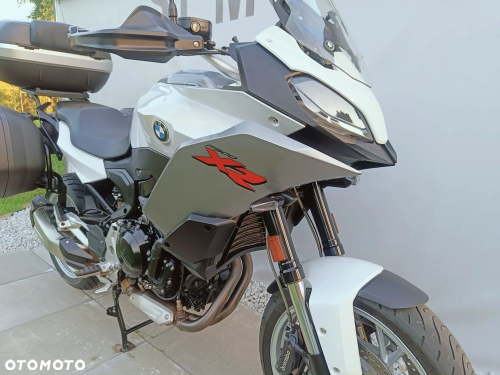 BMW F - 9