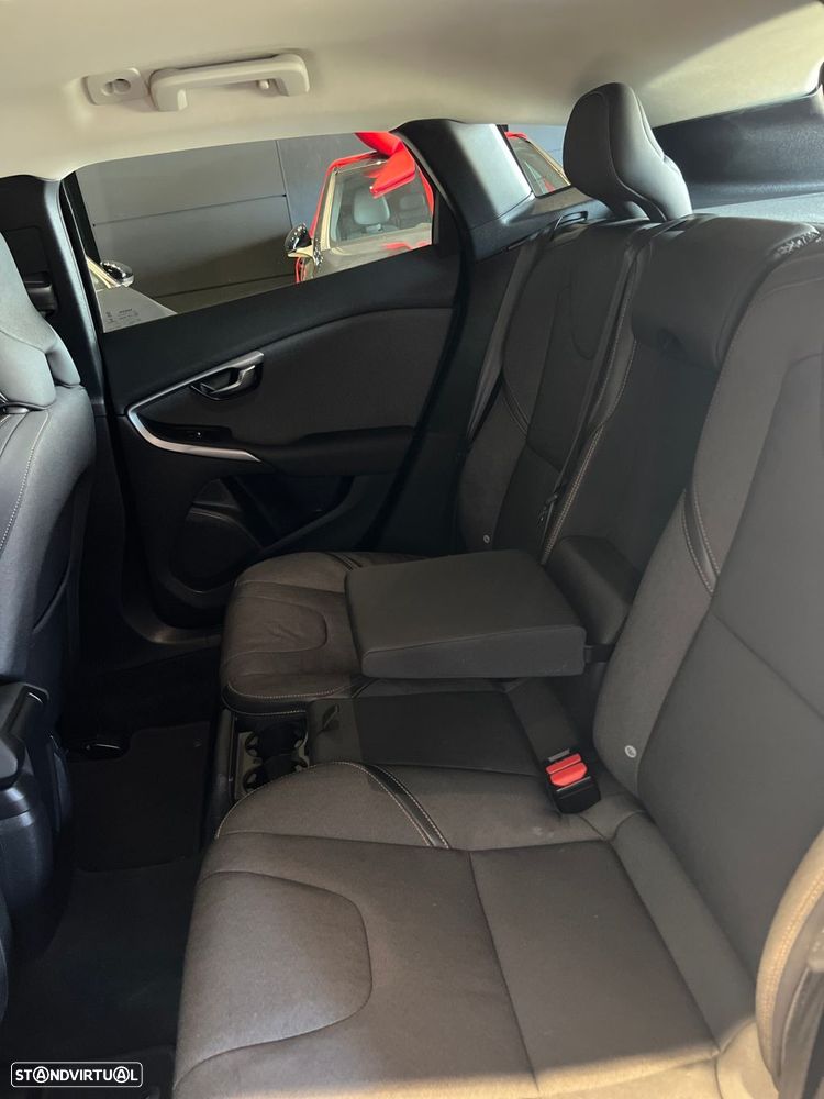 Volvo V40 Cross Country 2.0 D3 - 29