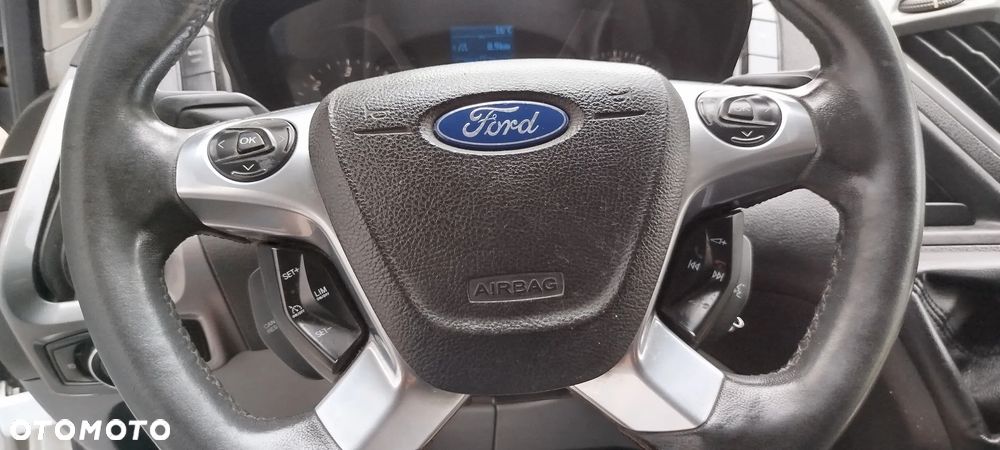 Ford Custom - 16