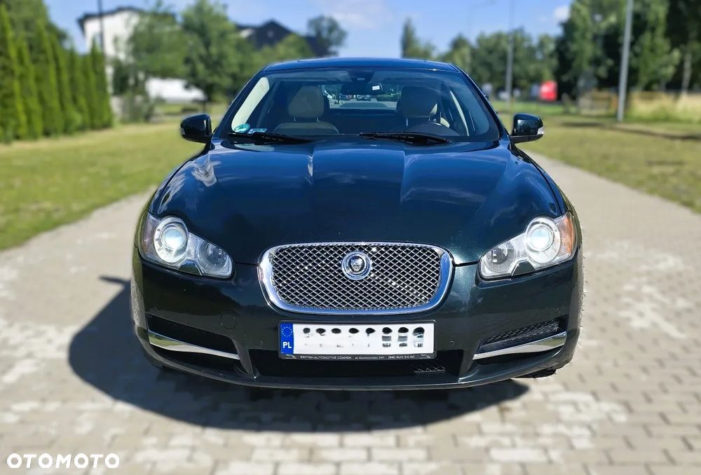 Jaguar XF 2.7 V6 D Premium Luxury - 4
