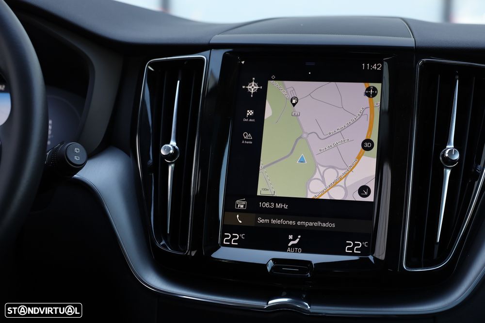 Volvo XC 60 2.0 T8 PHEV Momentum Plus AWD - 19