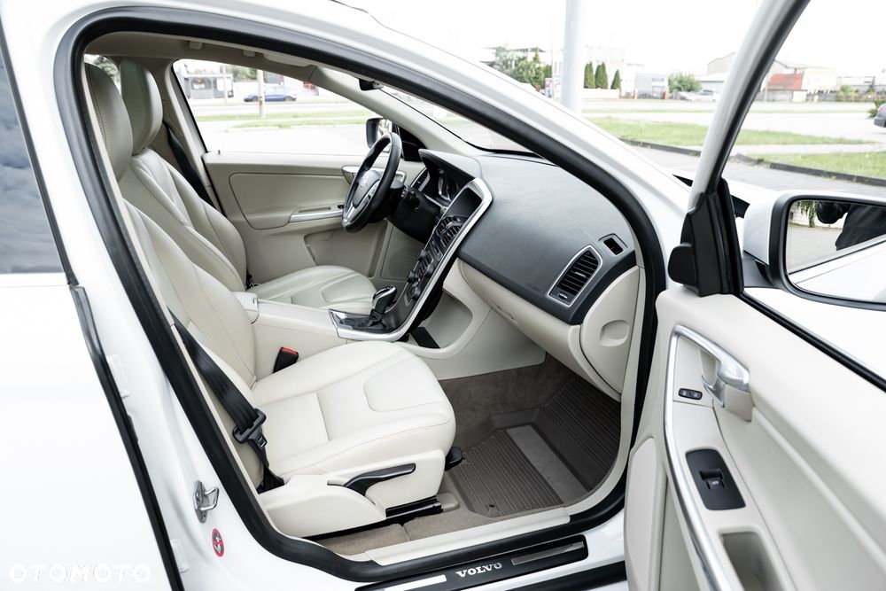 Volvo XC 60 D4 Geartronic Summum - 24