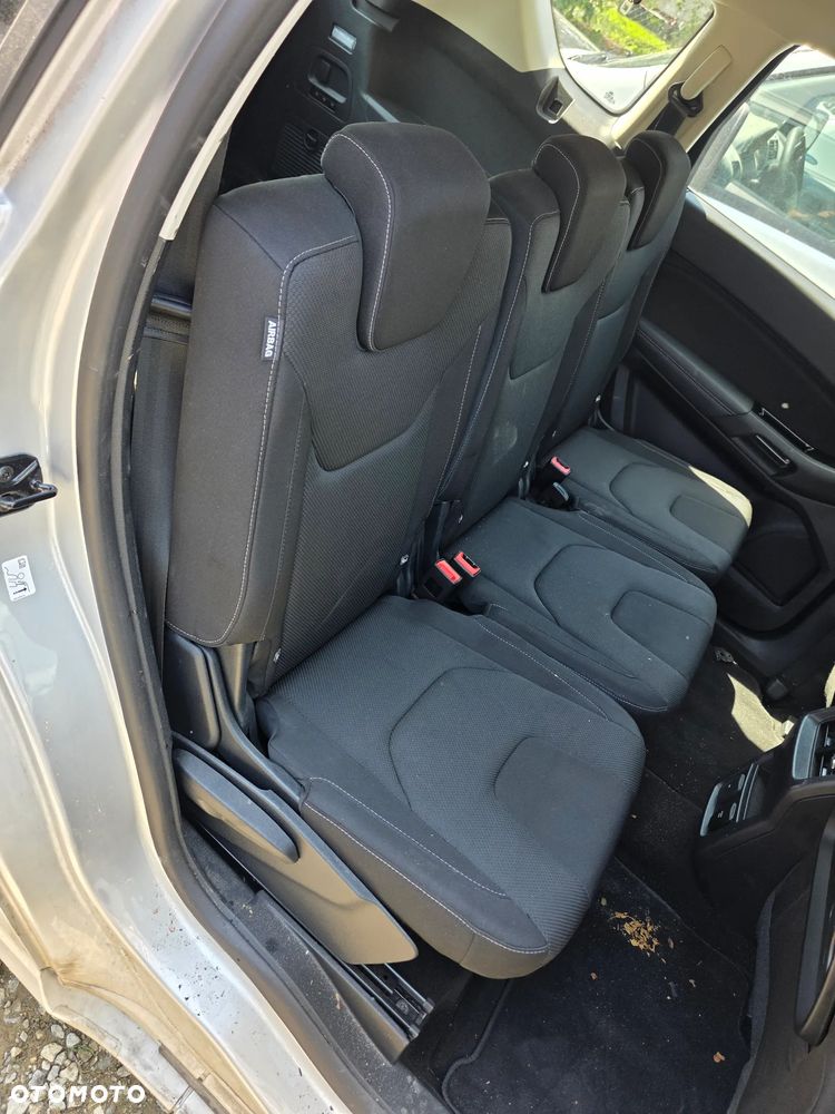 Ford S-Max - 9