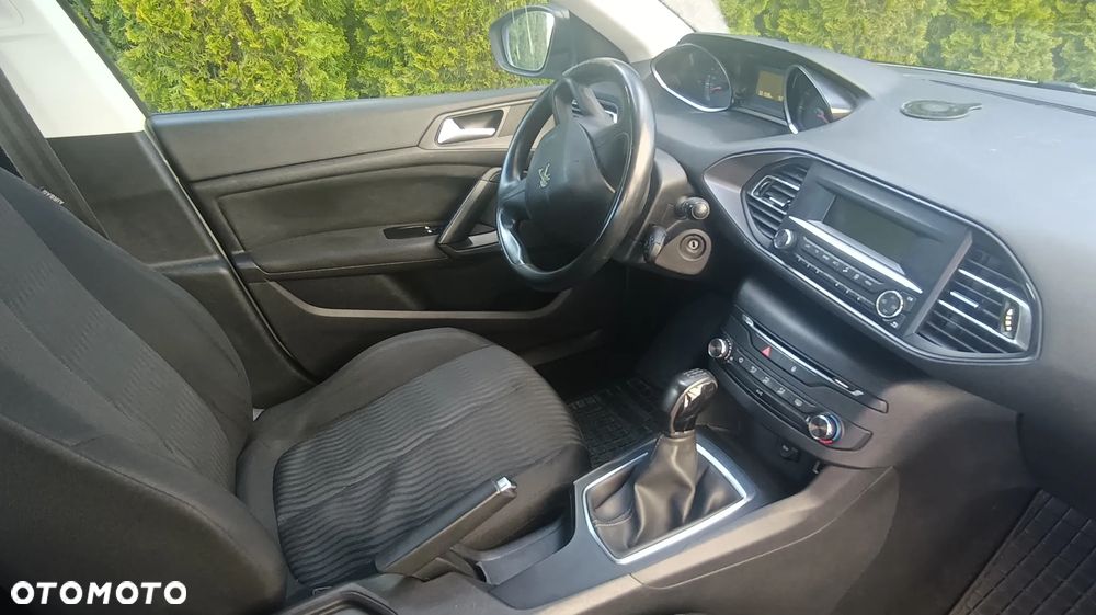 Peugeot 308 HDi FAP 92 Access - 12