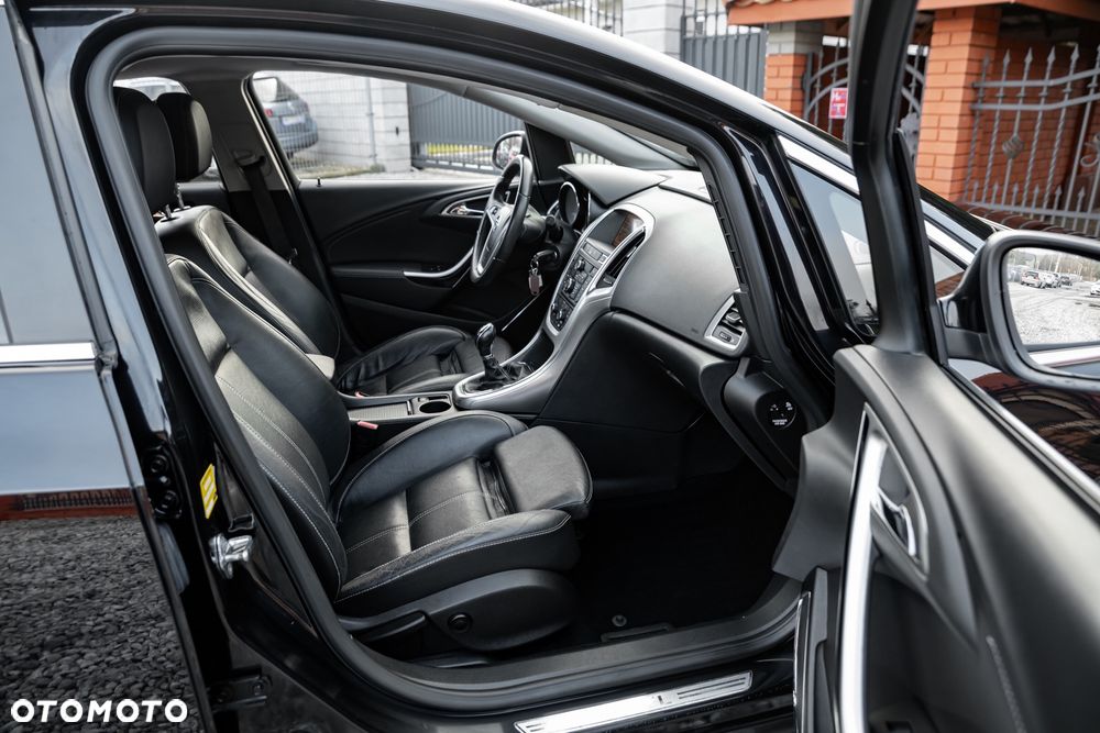 Opel Astra 1.6 Turbo Sport - 23