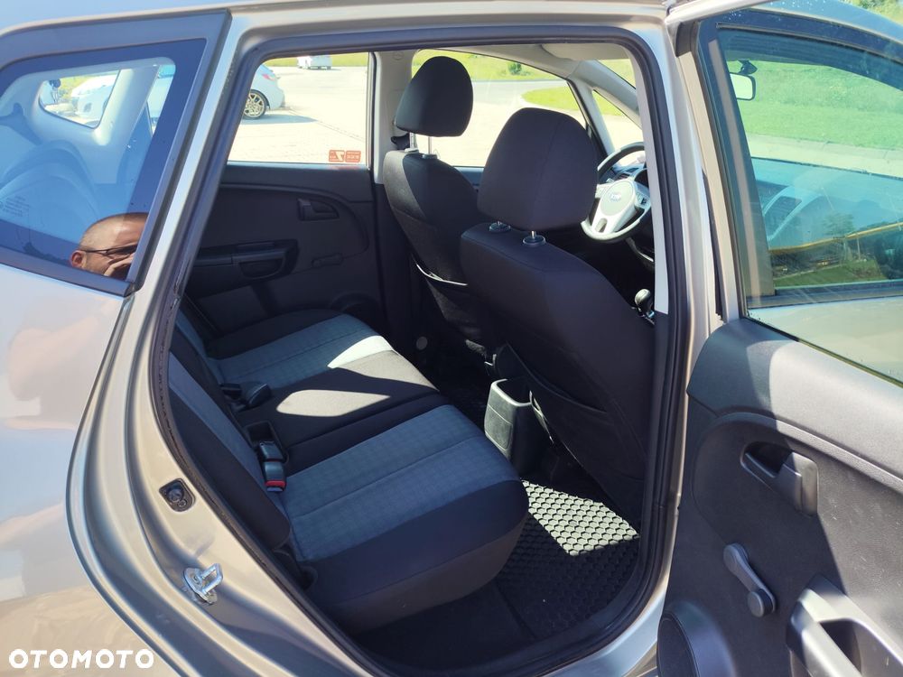 Kia Venga 1.4 M - 11