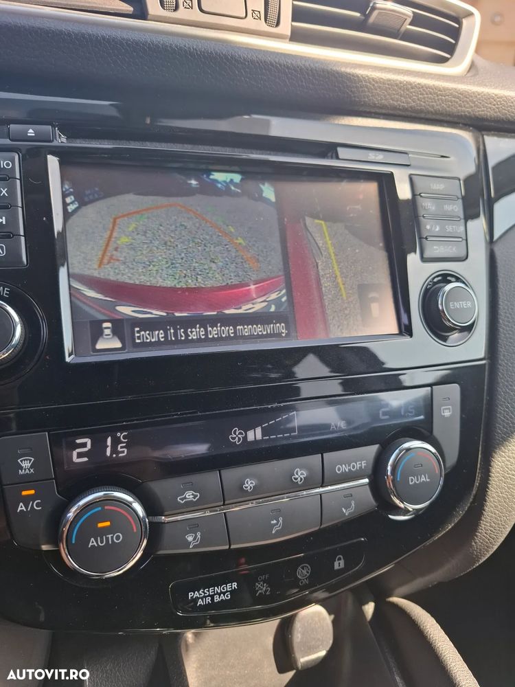 Nissan Qashqai 1.5 DCI Start/Stop N-Connecta - 22