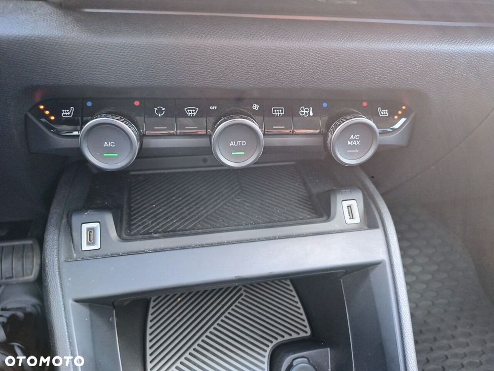 Citroën C4 1.2 PureTech Plus S&S EAT8 - 16