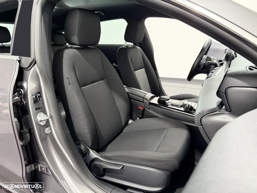 Mercedes-Benz CLA 200 d Shooting Brake Progressive Aut. - 35