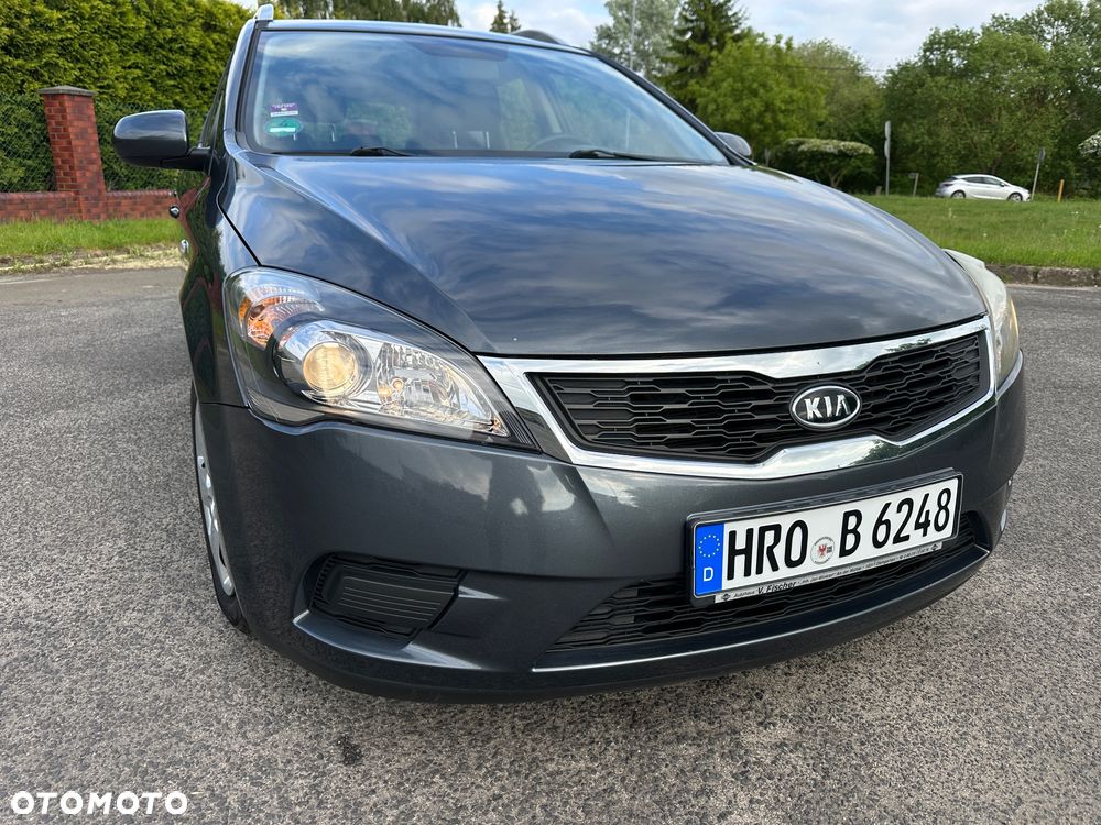 Kia Ceed - 4