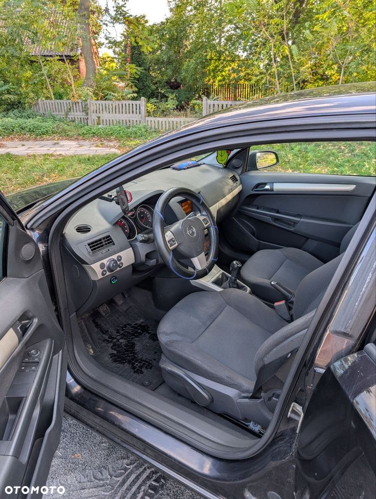 Opel Astra 1.6 Essentia - 9