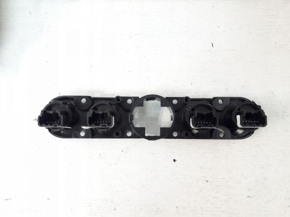 Aston Martin RAPIDE DB9 panel konsoli szklo Navi - 11