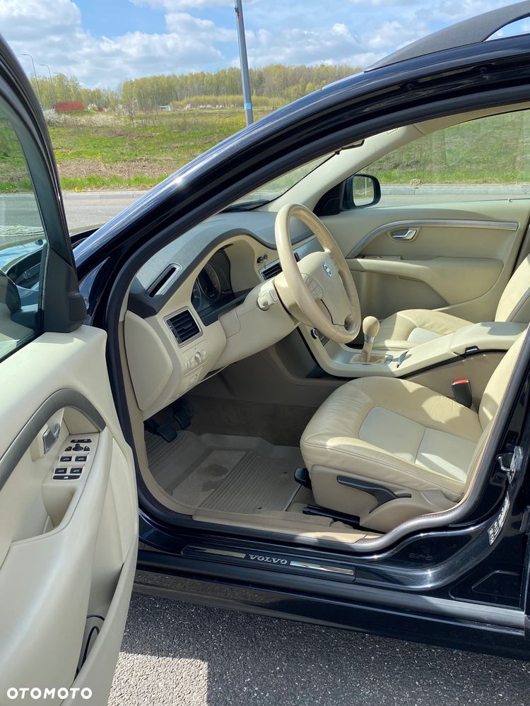 Volvo V70 2.5T Momentum - 8