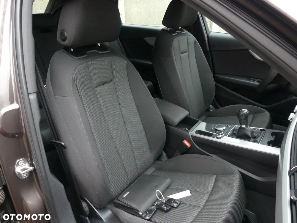 Audi A4 Avant 2.0 TDI - 6