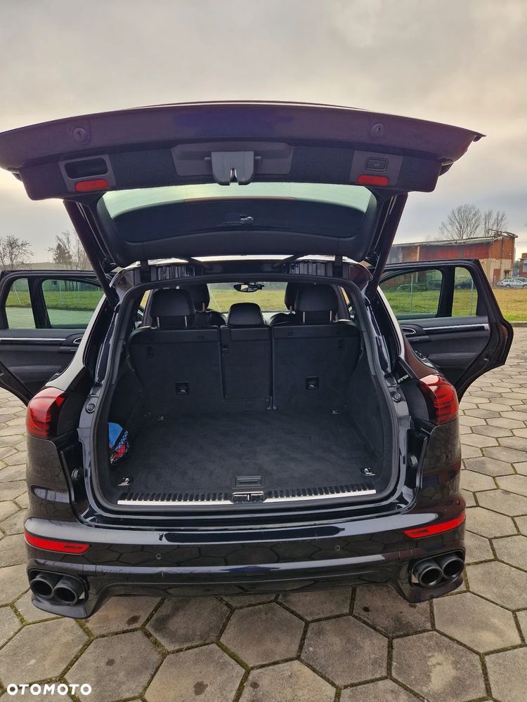 Porsche Cayenne - 8