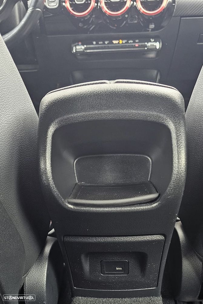Mercedes-Benz CLA 180 d 8G-DCT - 35
