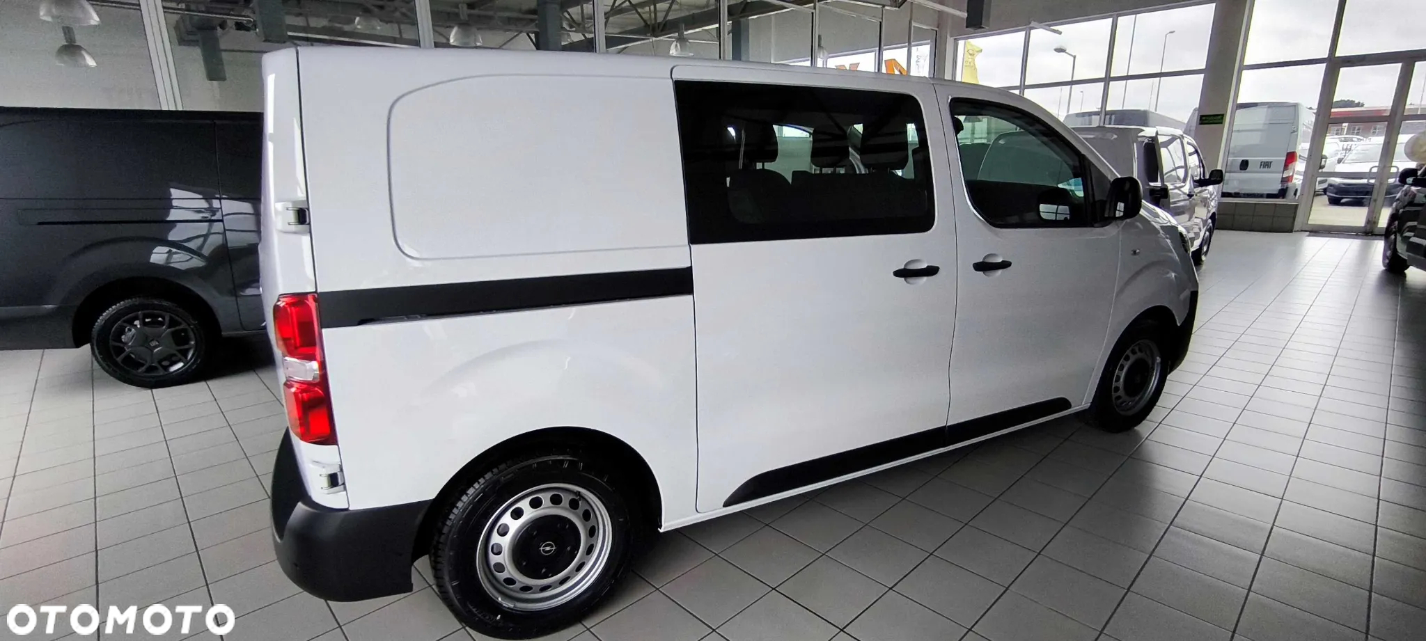 Opel VIVARO ZAŁOGOWY 2,0 144 KM - 15