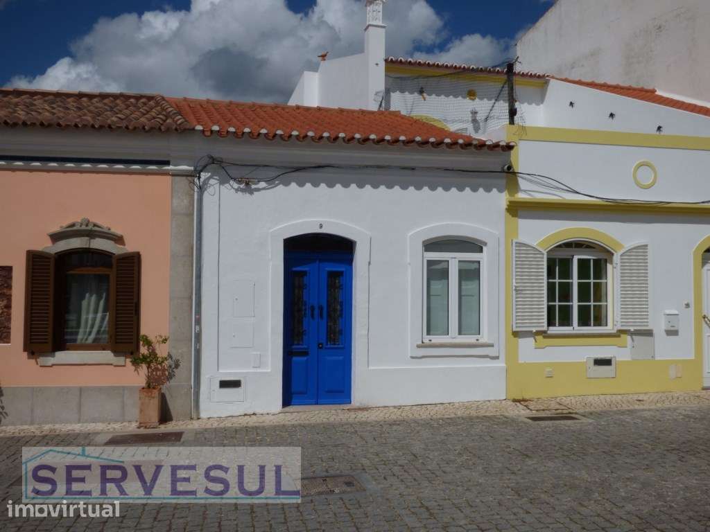 Casa térrea totalmente renovada com 1 quarto e pequeno quintal, loc... - Grande imagem: 2/25