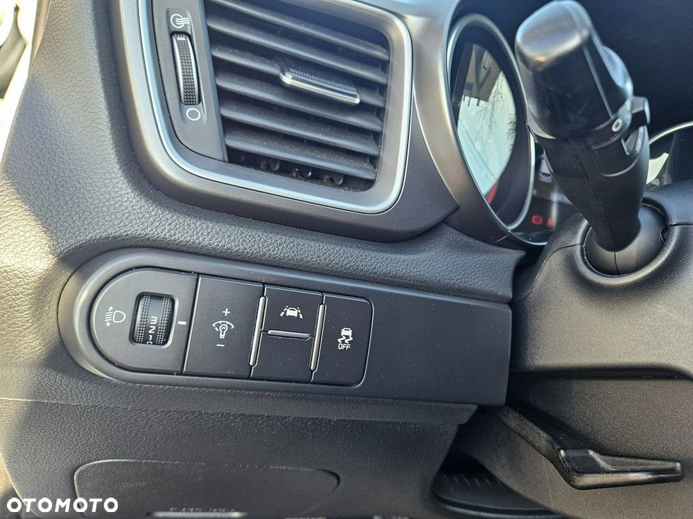 Kia Ceed - 14