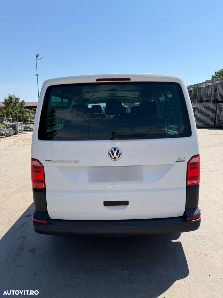 Volkswagen Multivan - 5