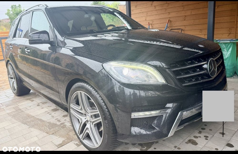 Mercedes-Benz ML 350 BlueTec 4-Matic - 4