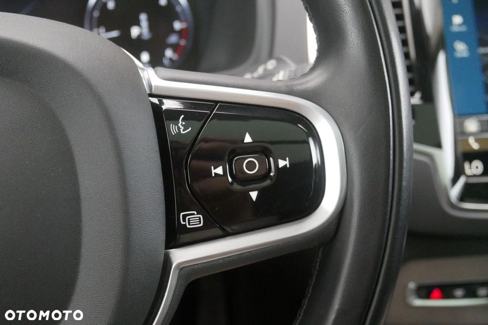 Volvo XC 90 - 30