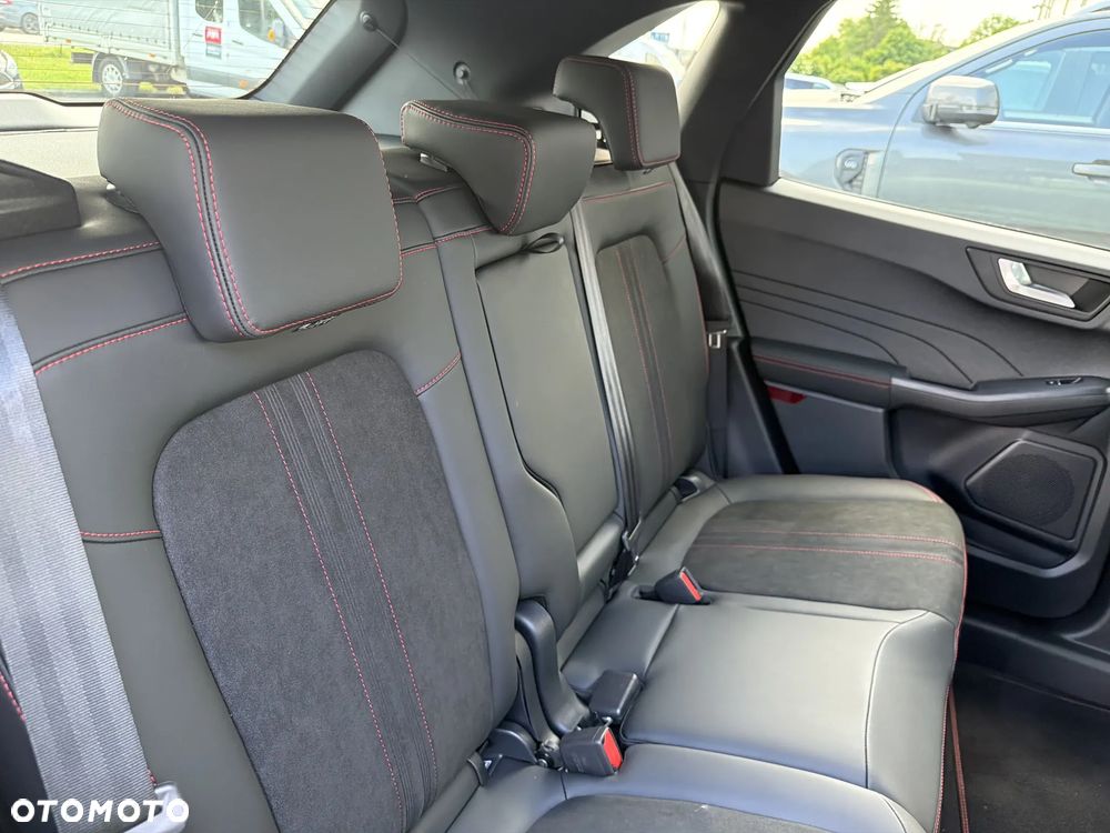 Ford Kuga 2.5 Duratec FHEV 4x4 ST-LINE X - 18