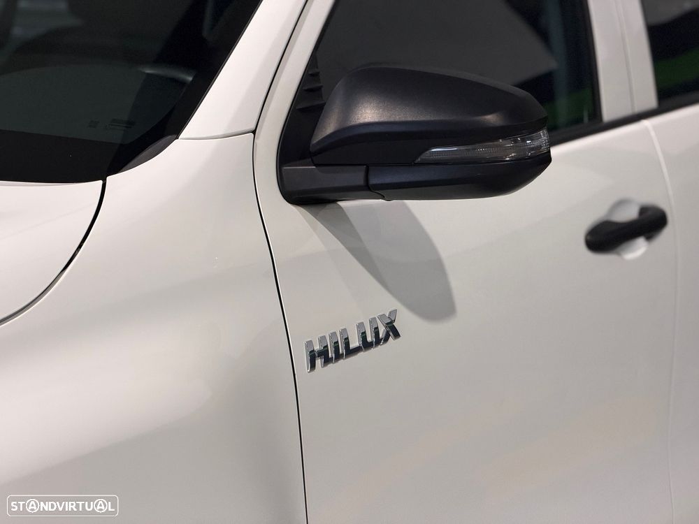 Toyota Hilux 2.4 D-4D CD 5L - 6