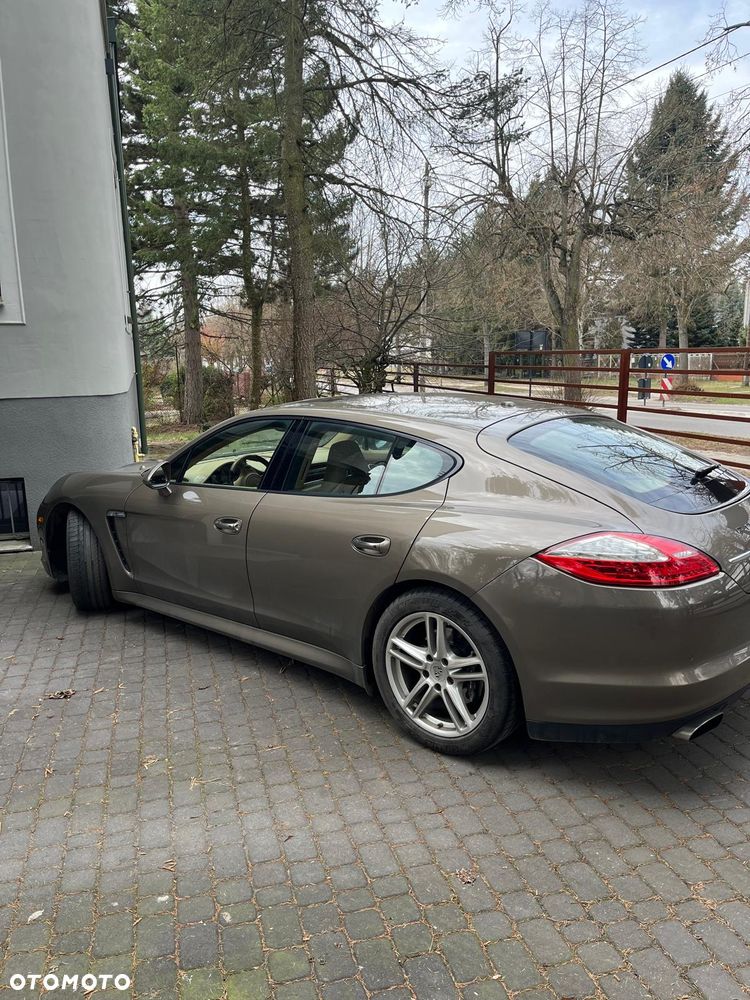 Porsche Panamera 4 - 3