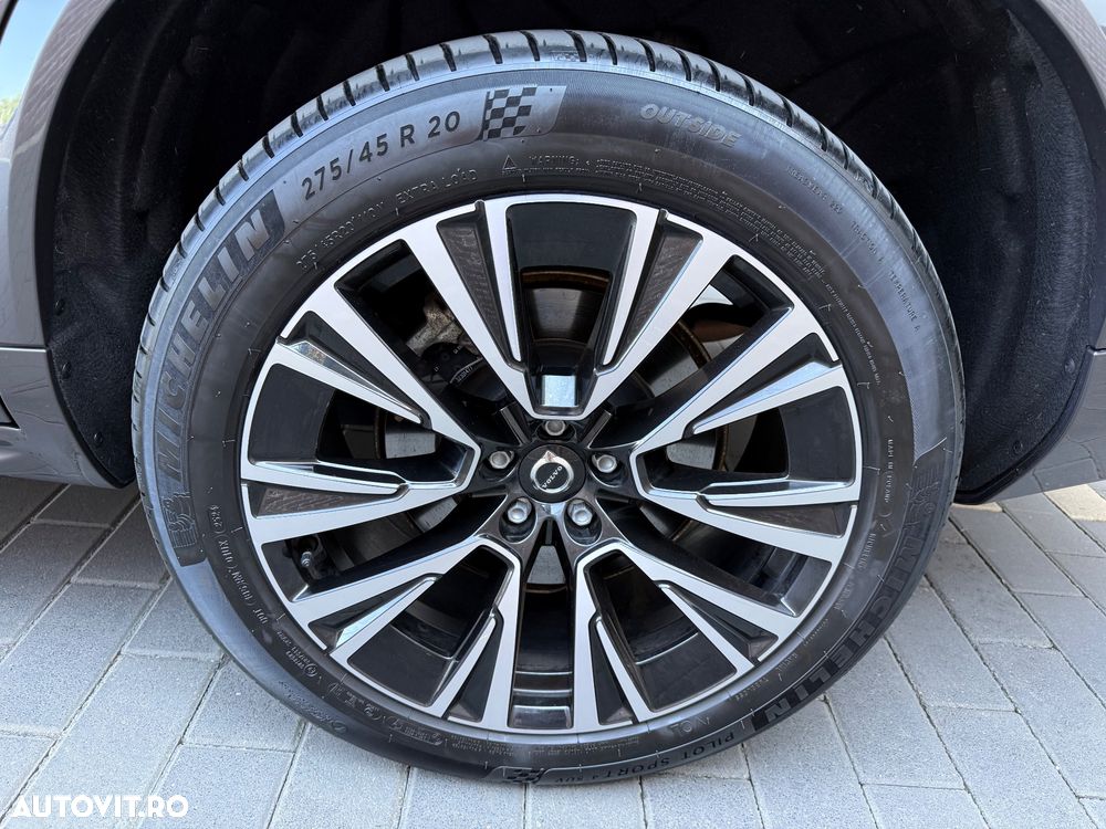 VOLVO XC90 2025 — imagine 40