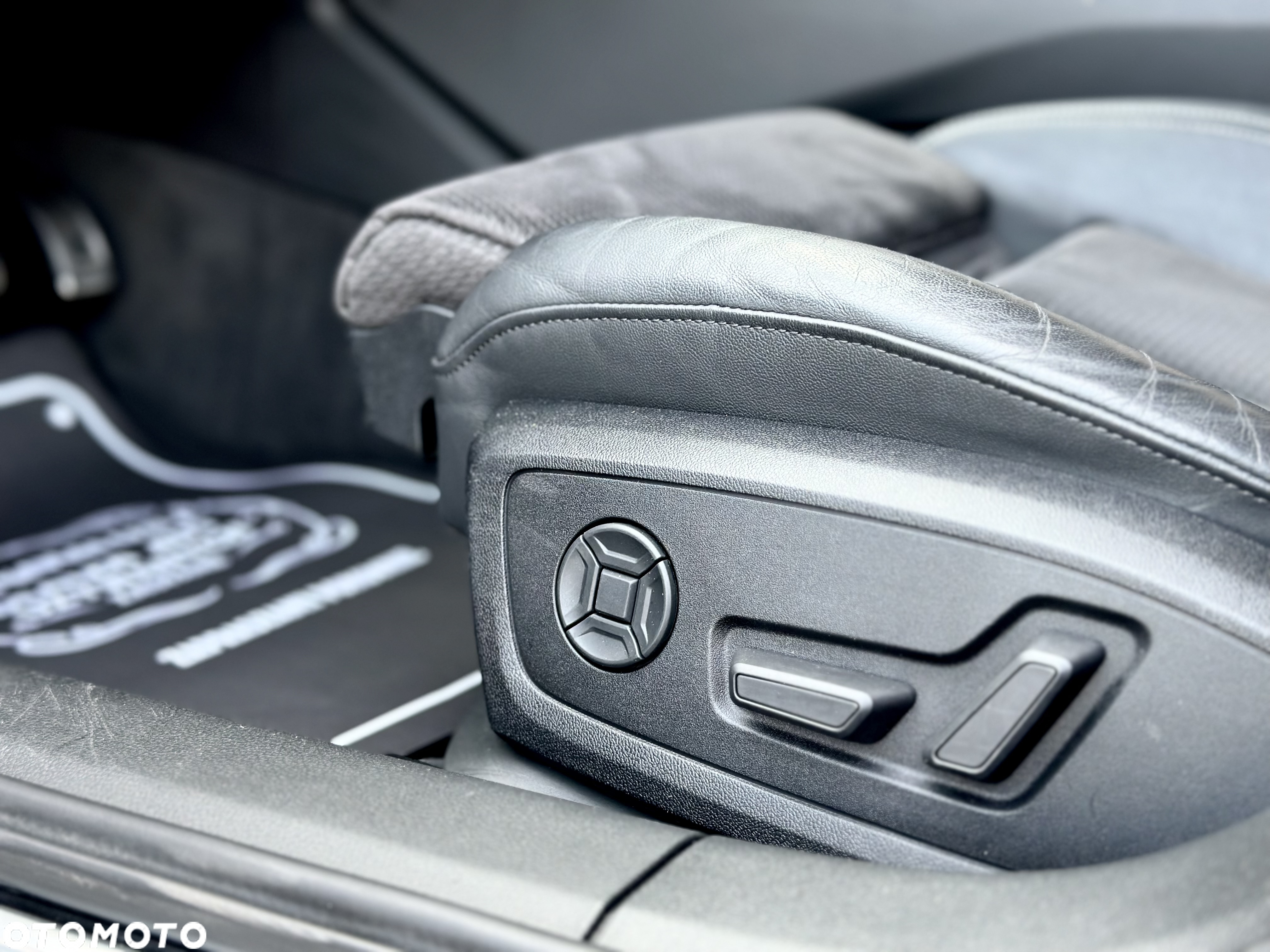 Audi A6 Avant 40 TDI S tronic S line - 24